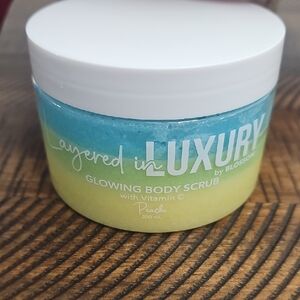 Glowing Body Scrub - With Vit C- Peach Shower Bath And Body Exfoliate 300 Ml NEW